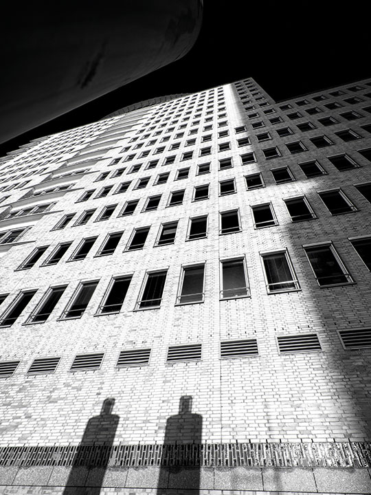 Hafencity Häuserfront mit Schatten