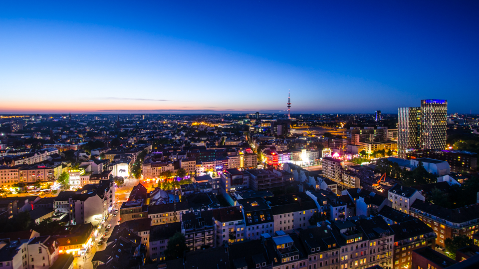 St. Pauli bei blauer Stunde von oben