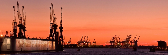 Hamburger Hafen am frühen Abend 960 | |